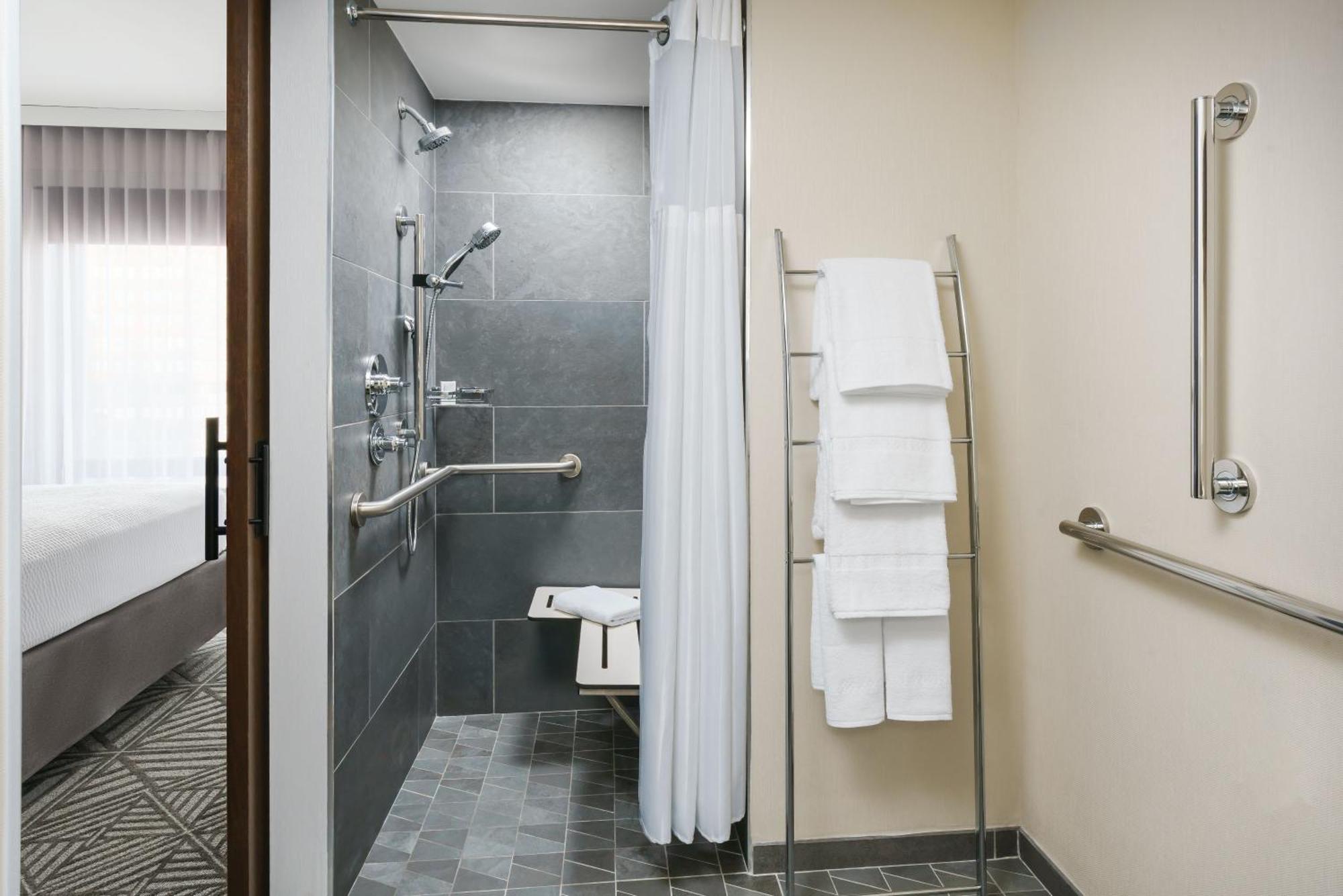 Monolocale King con Doccia con Accesso per Sedia a Rotelle - Accesso Disabili e Ipoudenti